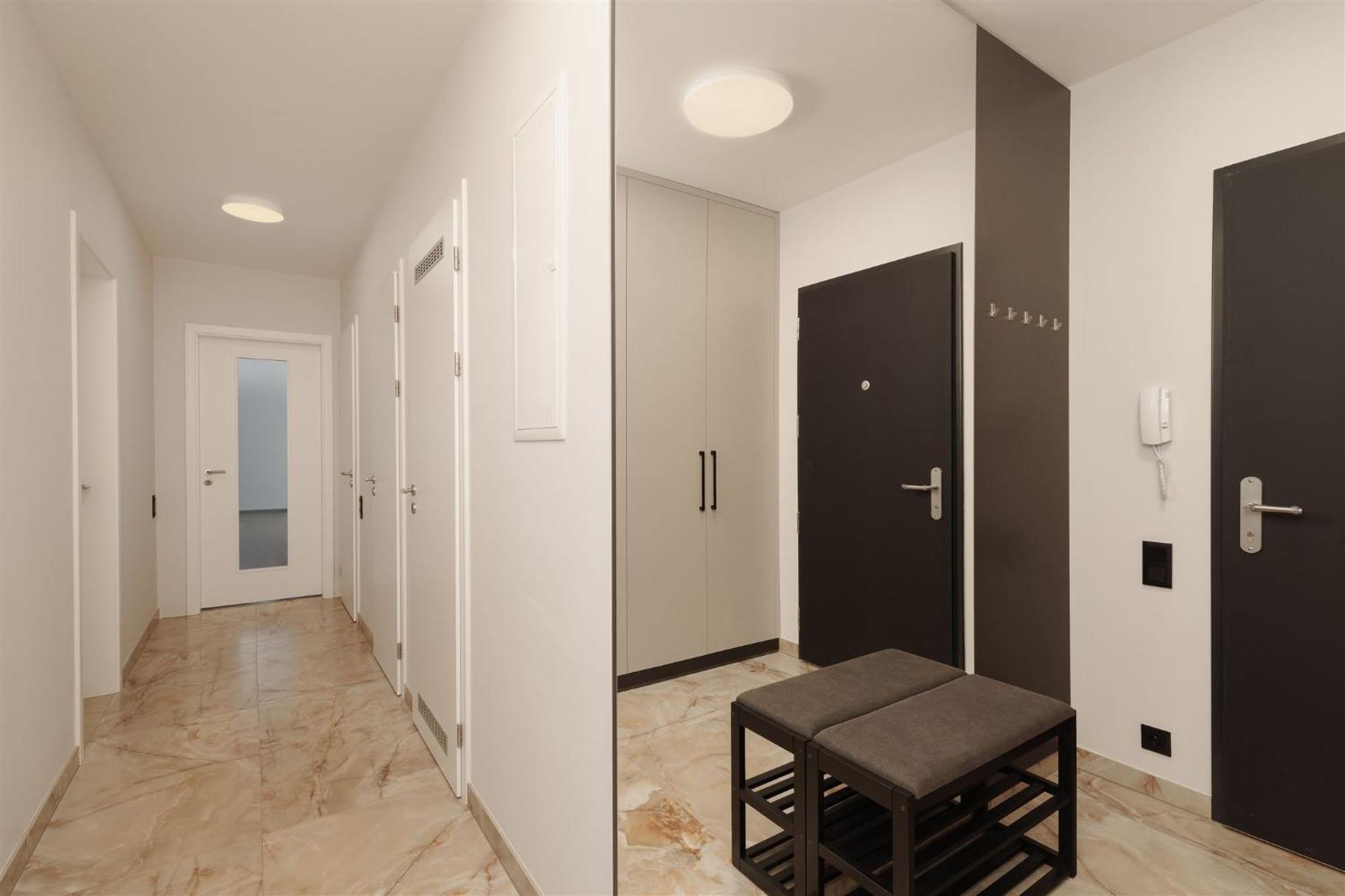 Luxury Sunny Home - Garage Parking, Metro, Balcony, Ps5 With Games Прага Экстерьер фото